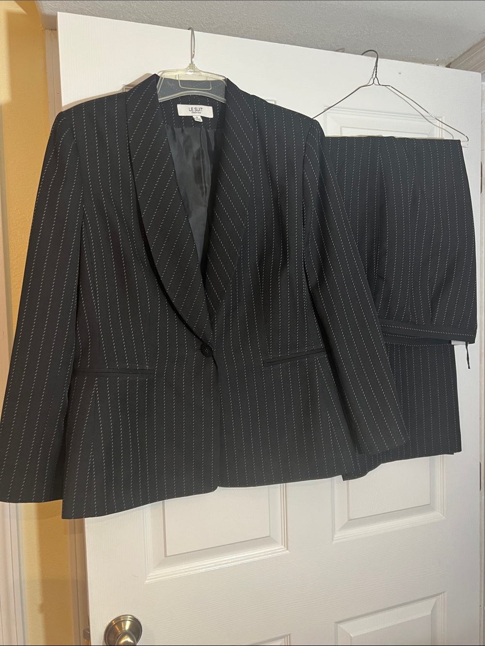 Le Suit Black Pinstripe Women's Blazer and Pants Set